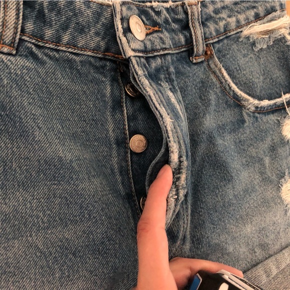 ZARA|Medium wash distressed cut off denim shorts, size 6•••Beachy Summer style - Picture 8 of 10